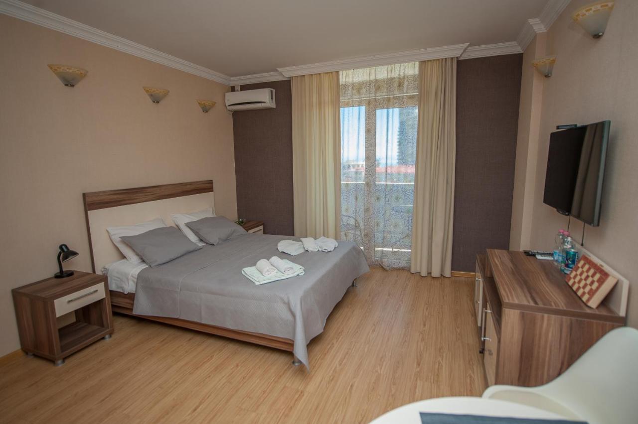 Batumi Apartments Bagian luar foto